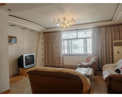 萬(wàn)方小區(qū)三樓雙氣中裝 3室2廳 136+6=142平方